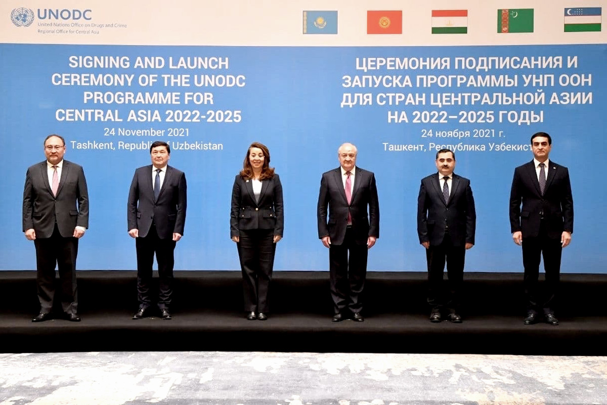 /res/frontpage/2021/November/unodc-launches-its-2022-2025-programme-for-central-asia_html/signing-centralasia_1200x800px.jpg